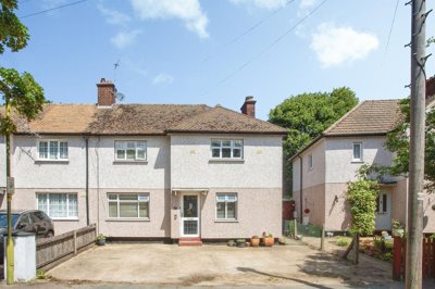 Property on Woodside, WD24 6QT