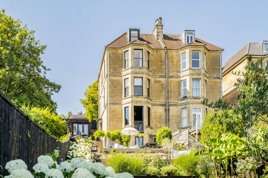 Property main image