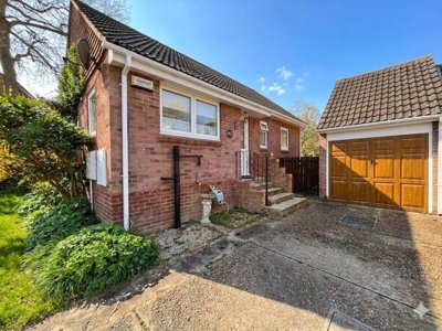 Property on Hurst Hill, ME5 9BU