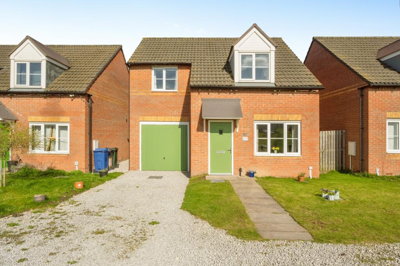 Property on Fenton Close, DN7 5PY