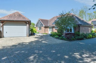 Property on Main Road, SP6 1TD
