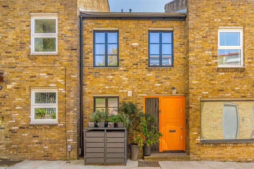 Terraced House