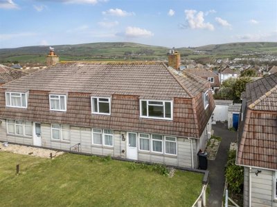 Property on Quarry Close, BH19 2QY
