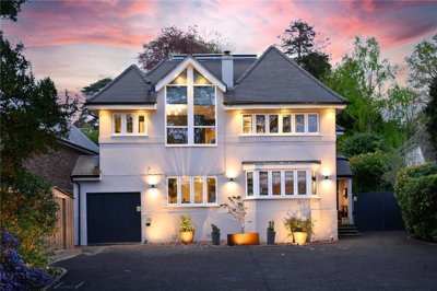 Property on Drakes Close, KT10 8PQ