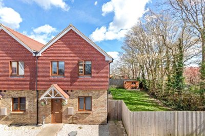 Property on Swallows Gate, BN16 4QG