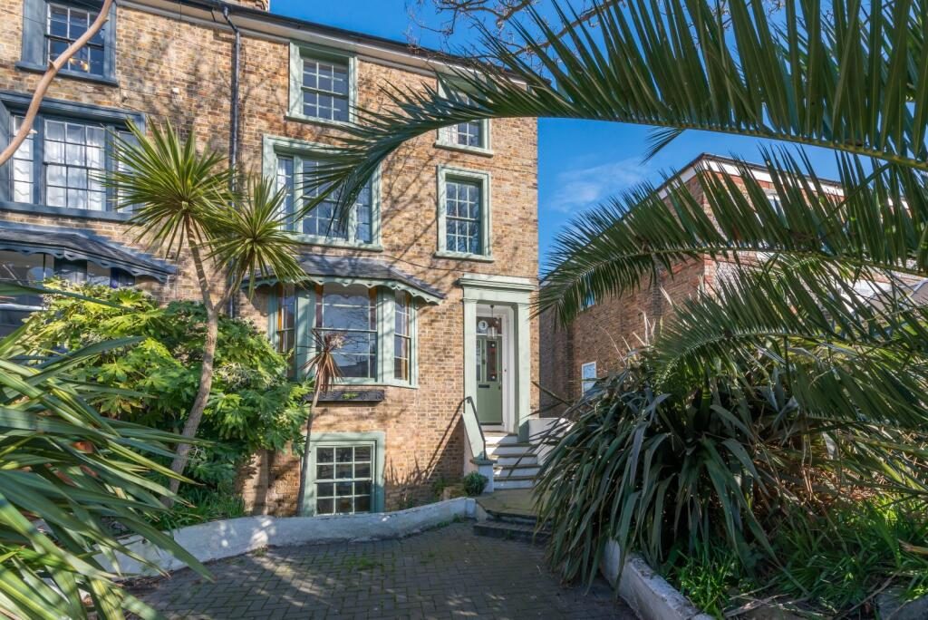 Terraced House
