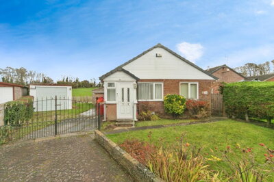 Property on Rhodfa Wen, LL29 8LE