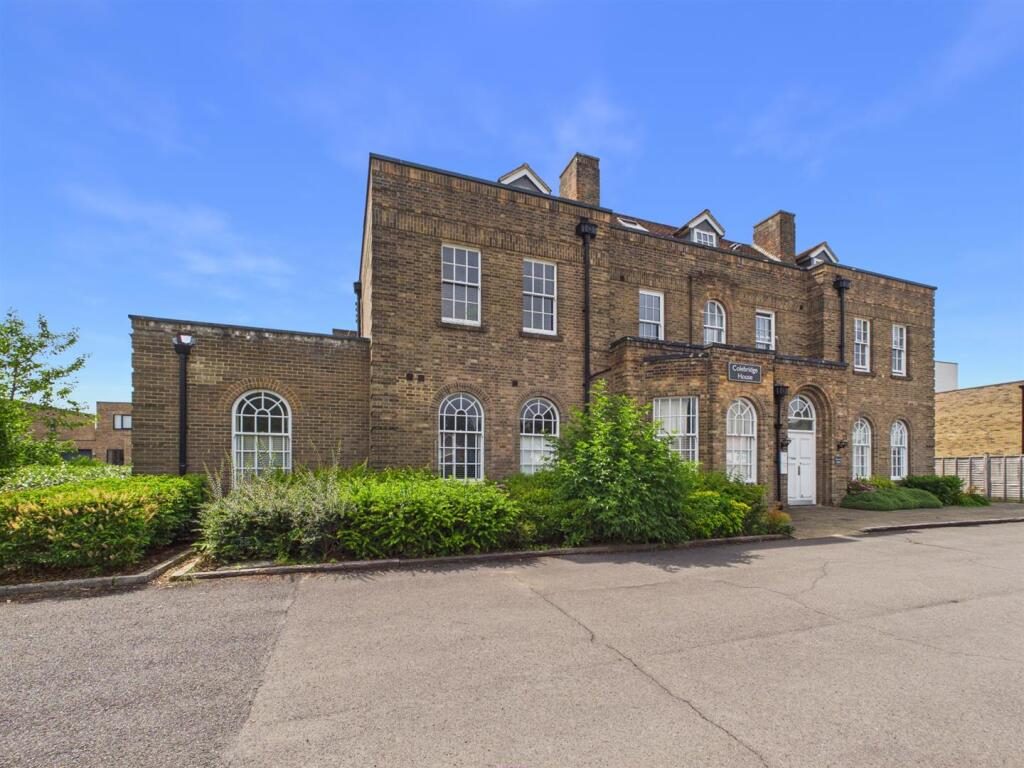 Property main image