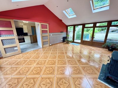 Property on Heol Y Llwynau, SA8 4DB