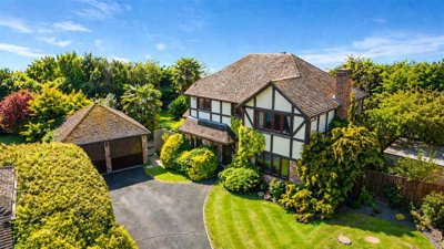 Property on Grangely Close, RG31 7DR