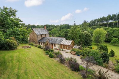 Property on EX38 7HD