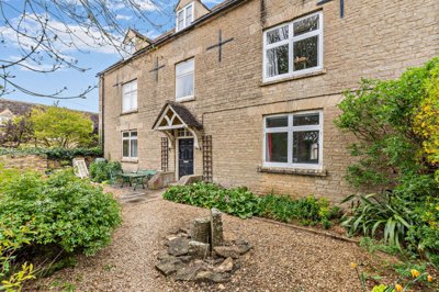 Property on OX18 3JY