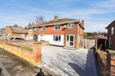 Property on Hogarth Avenue, RG30 4QW