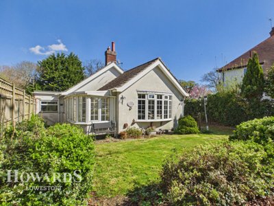 Property on Oulton Road North, NR32 4QL