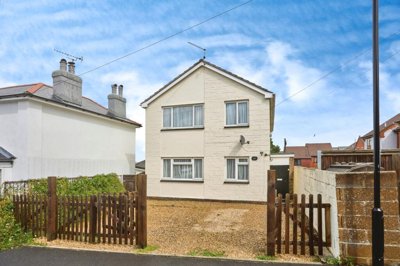 Property on Woodhill Close, PO33 1EY