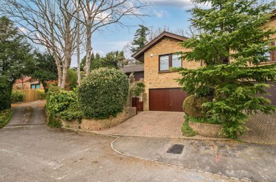 Property on Highland Road, CR8 2HS