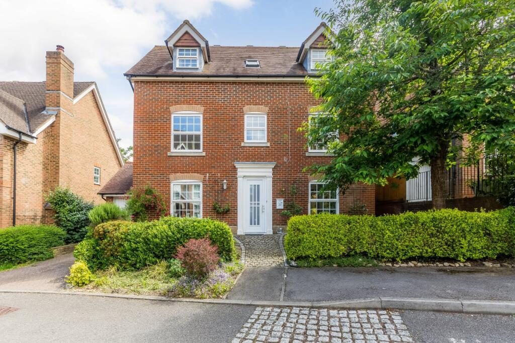 Property main image
