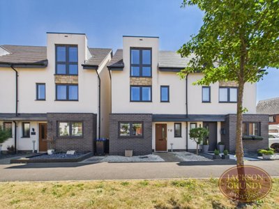 Property on NN11 2PD