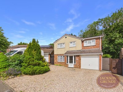 Property on Lingswood Park, NN3 8TA