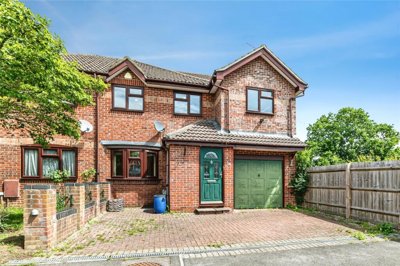 Property on Strawberry Fields, RG26 5QF