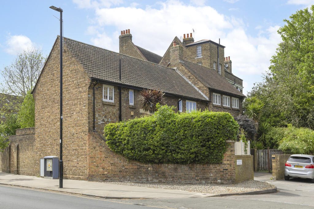 Property main image
