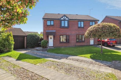 Property on Courtney Close, NG8 2BS