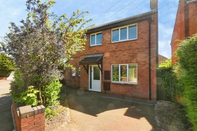 Property on Froggatts Ride, B76 2TQ