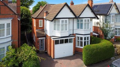 Property on Holmfield Road, LE2 1SB