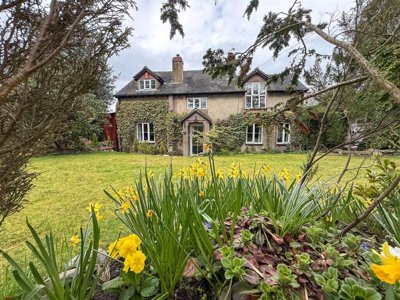 Property on Astbury Lane Ends, CW12 3AY