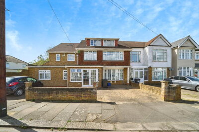 Property on The Crescent, IG2 6JF