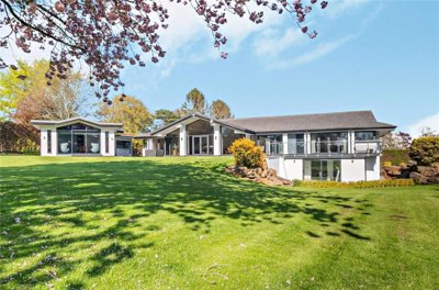 Property on Trip Garth, LS22 4HY