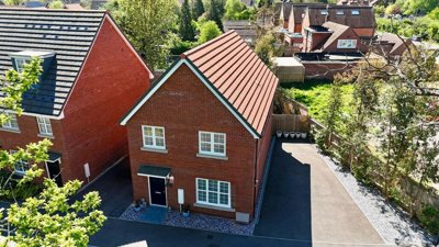 Property on Ryeish Lane, RG7 1SS
