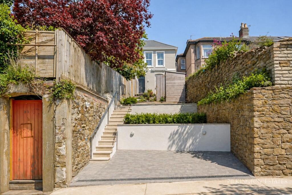 Terraced House