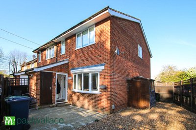 Property on The Canadas, EN10 6DP