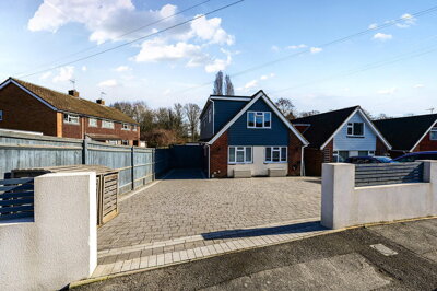 Property on Oakfield Road, GU17 9DZ