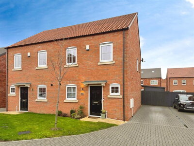 Property on Lapwing Close, DN10 4SR