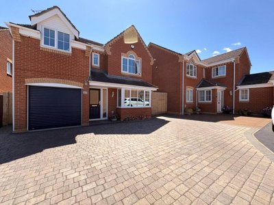 Property on Middlewich Close, NN11 0GJ