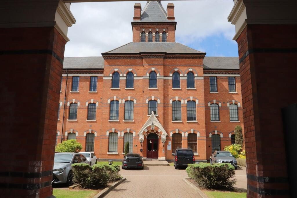 Property main image