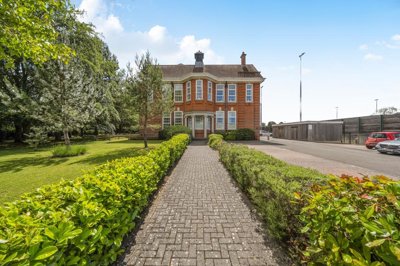 Property on Ireland Drive, RG14 6EG