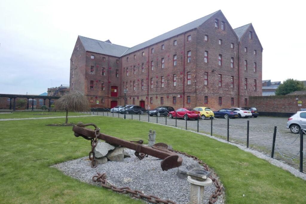Property main image