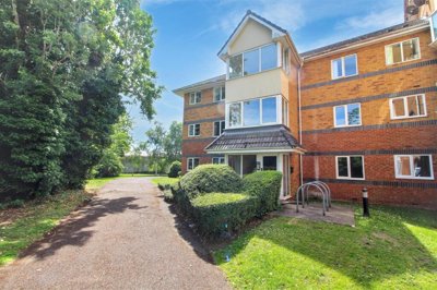 Property on Oxford Road, RG30 1EN