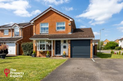 Property on Sunderland Close, RG5 4XR