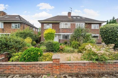 Property on Richmond Road, SW20 0PQ