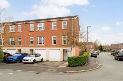 Property on Runfield Close, WN7 1EP