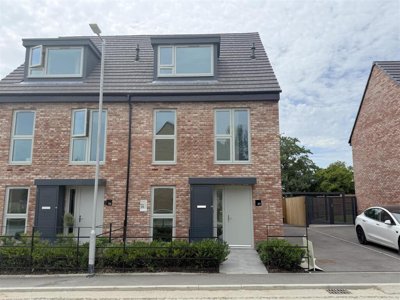 Property on BL6 5PH