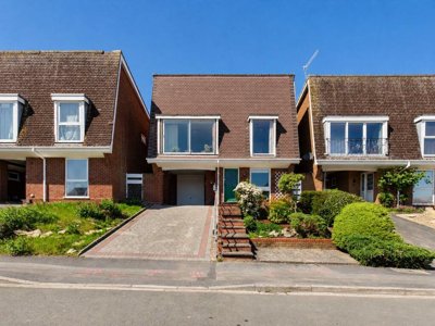 Property on Beechcombe Close, WR10 1PW