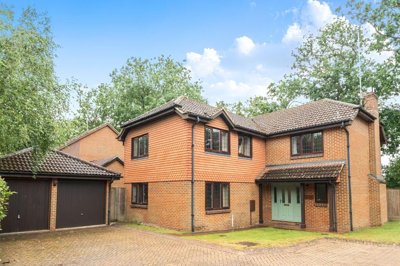 Property on Squirrel Wood, KT14 6PE