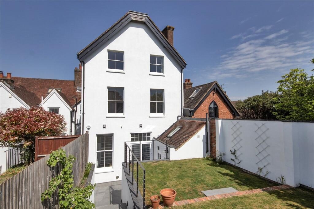 Terraced House