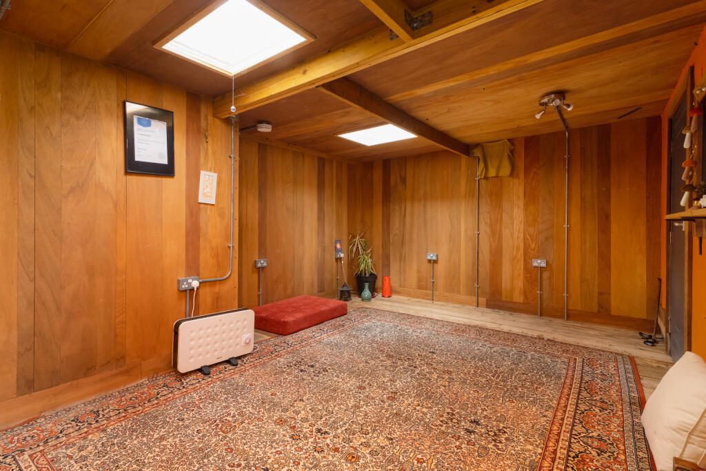 Thumbnail 38