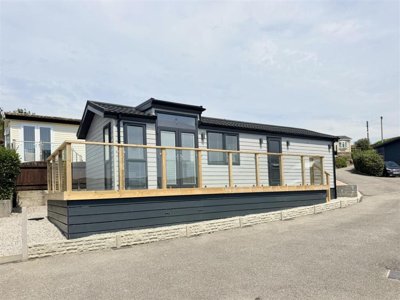 Property on TR7 2AW